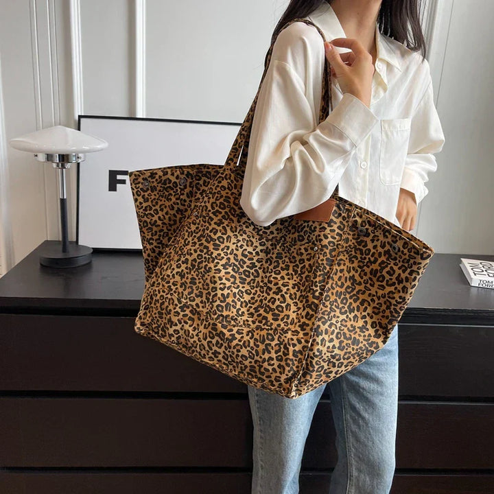 Savannah - oversized leopardprint lerretsveske